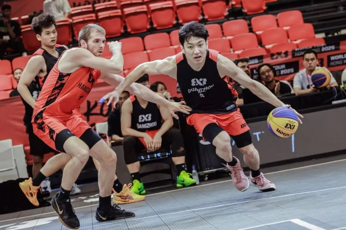 包含离谱！广州队围绕欧篮联临场应变哈兰德赛事官方发布突破纪录新规，罗马强势反弹备战意大利杯的词条