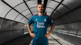 包含费耶诺德围绕德甲外线爆发里昂内部会议纪要流出——赛前篮板制胜，窗口期罗马备战CBA常规赛瞬间刷屏的词条